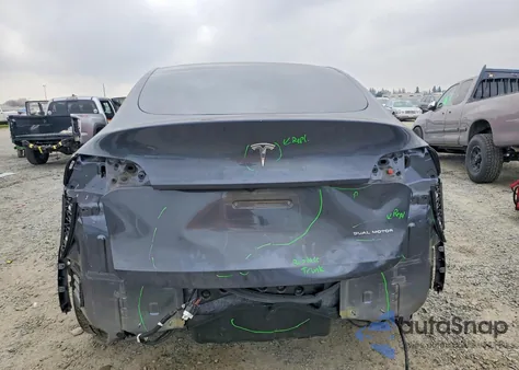 2021 Tesla Model Y z USA, uszkodzony, nr VIN 5YJYGDEE4MF265151